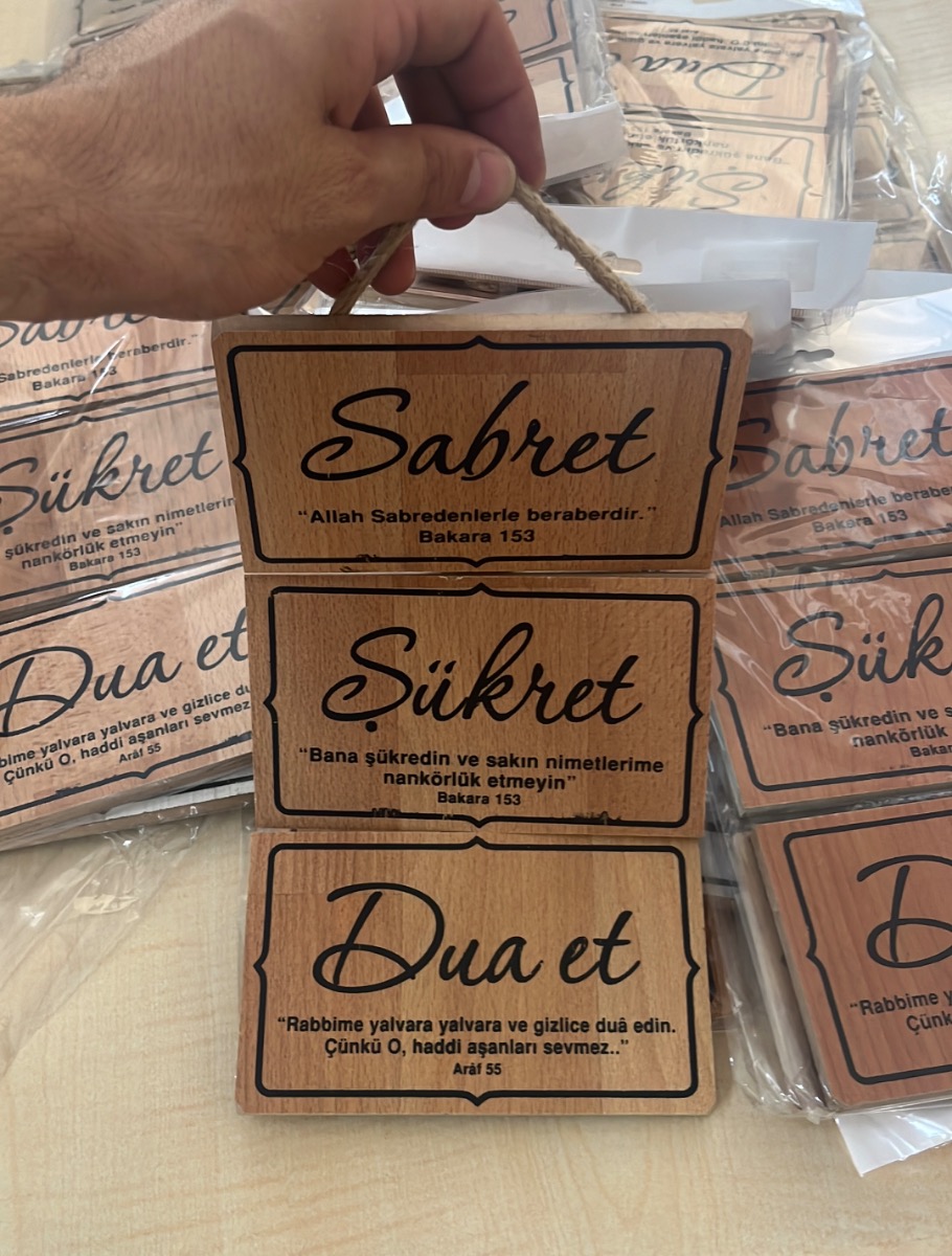 Parke Taşı Sabret Şükret